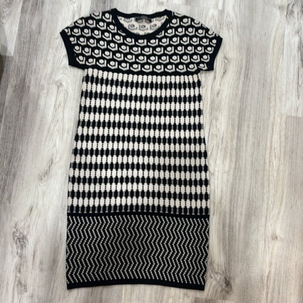 MaxMara Black and Cream Knit black and beige sweater dress size Small - Picture 2 of 8